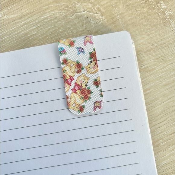 Winnie the Pooh Magnetic Bookmarks - Picture 3 of 3